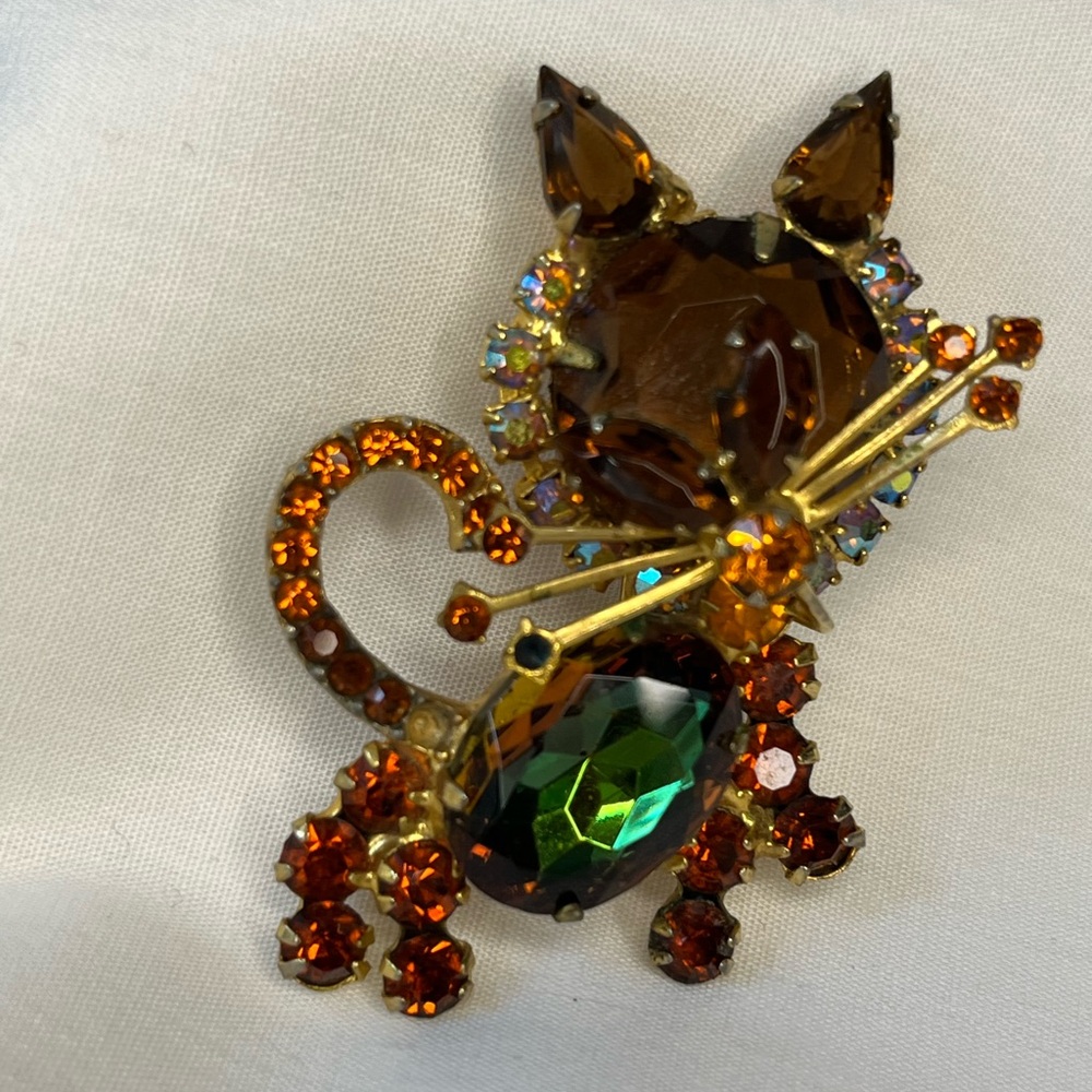 1960’s Rhinestone Walking Cat Brooch Pin